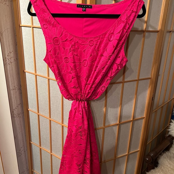 Fuchsia tank floral pattern Xl true to size - Picture 4 of 5